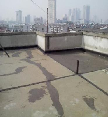 安新县漏水维修 楼顶漏水是什么原因，楼顶漏水维修方法是什么?